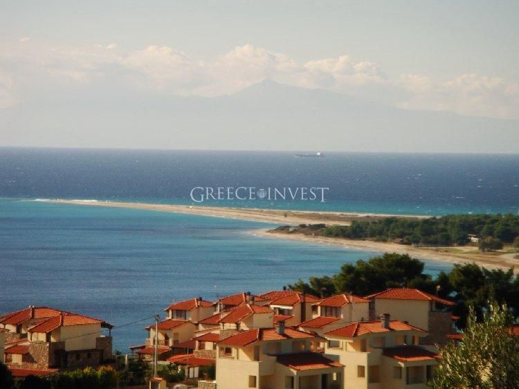 Land in Chalkidiki, Greece, 9 000 sq.m - picture 1