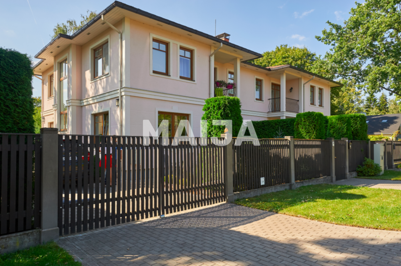 House in Jurmala, Latvia, 220 sq.m - picture 1