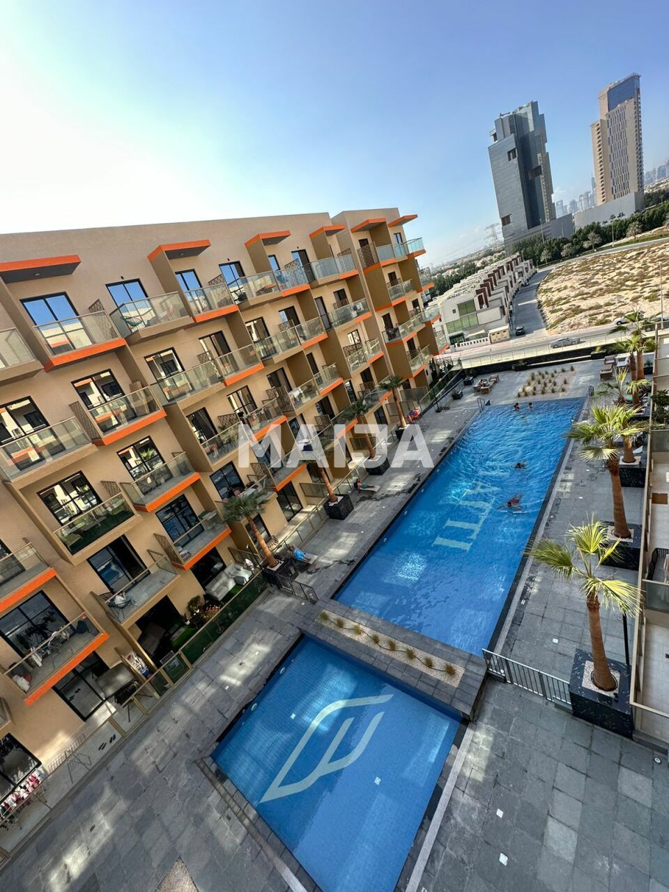 Apartment in Dubai, UAE, 94 sq.m - picture 1