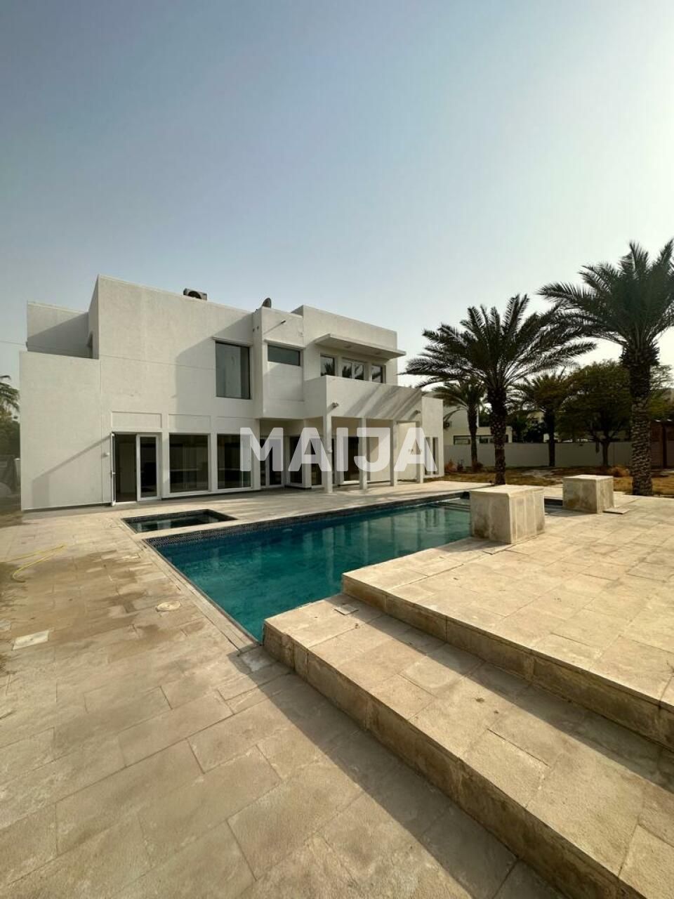 Villa in Dubai, UAE, 603.87 sq.m - picture 1