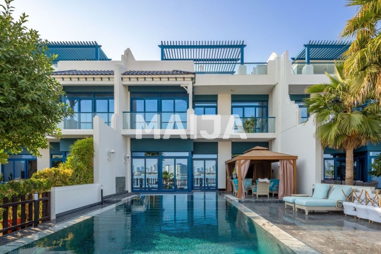 Villa in Dubai, UAE, 321 sq.m - picture 1