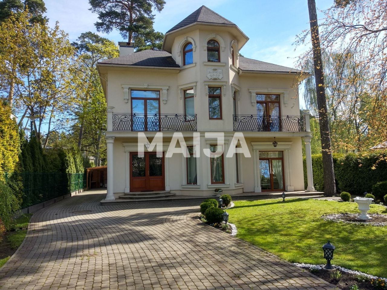 Villa à Jūrmala, Lettonie, 450 m2 - image 1