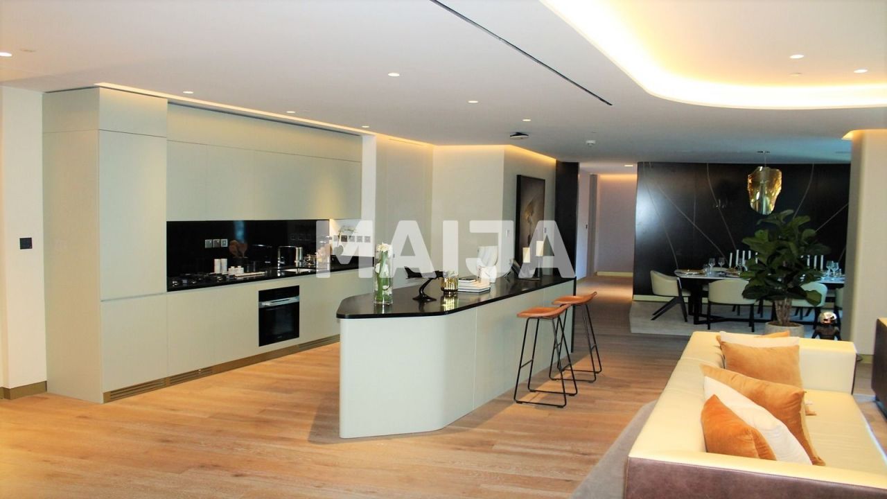 Apartment in Dubai, UAE, 239 sq.m - picture 1