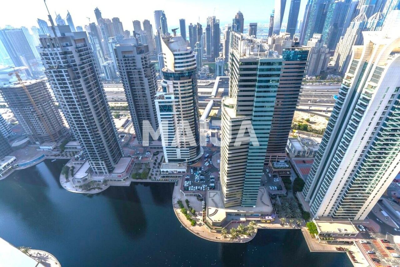 Apartment in Dubai, UAE, 485.41 sq.m - picture 1