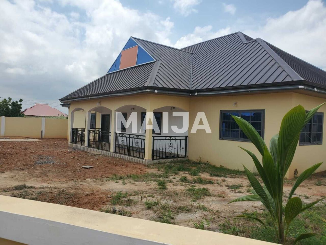 Maison Tema, Ghana, 400 m2 - image 1