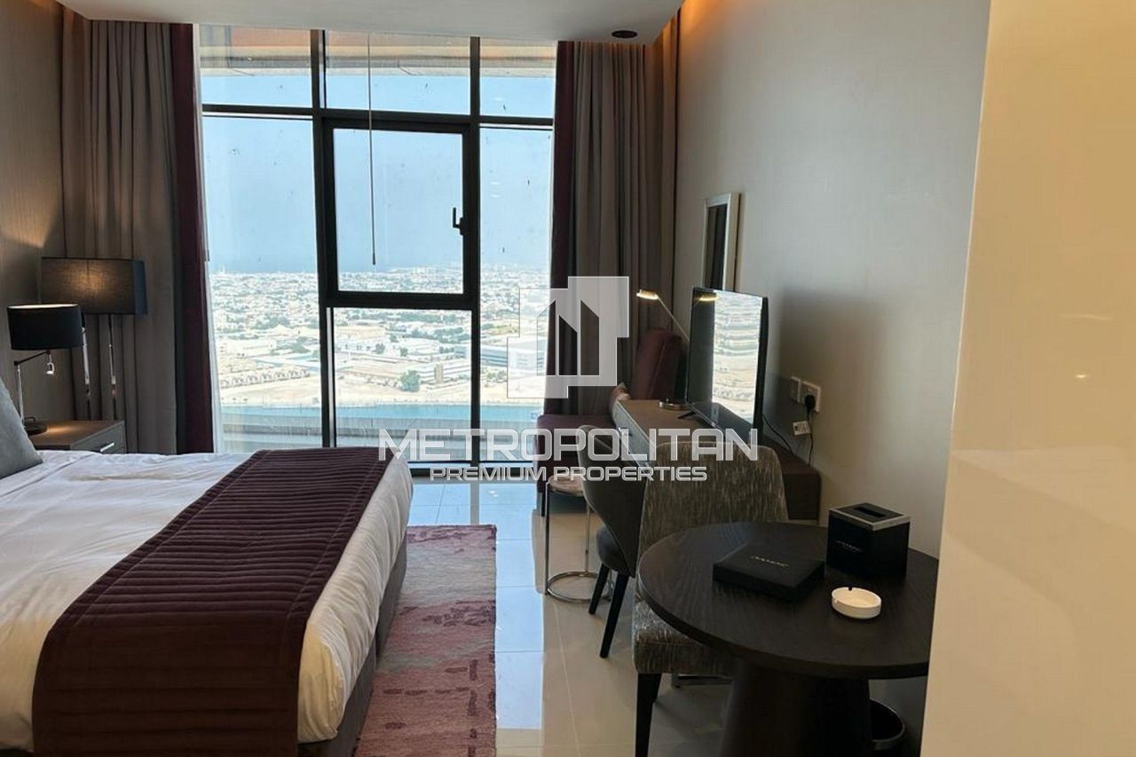 Apartment in Dubai, UAE, 32 sq.m - picture 1