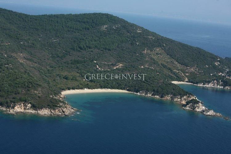 Land in Chalkidiki, Greece, 128 000 sq.m - picture 1