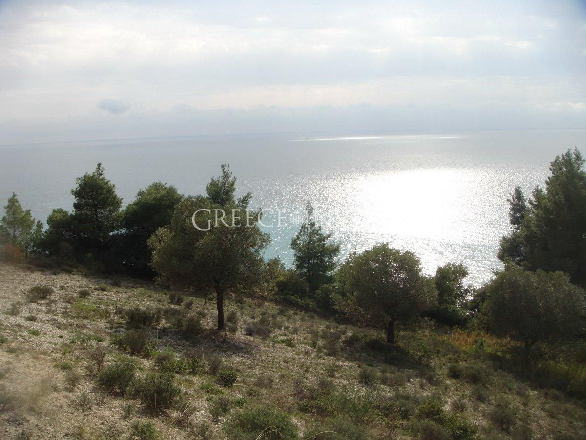 Land in Chalkidiki, Greece, 4 179 sq.m - picture 1