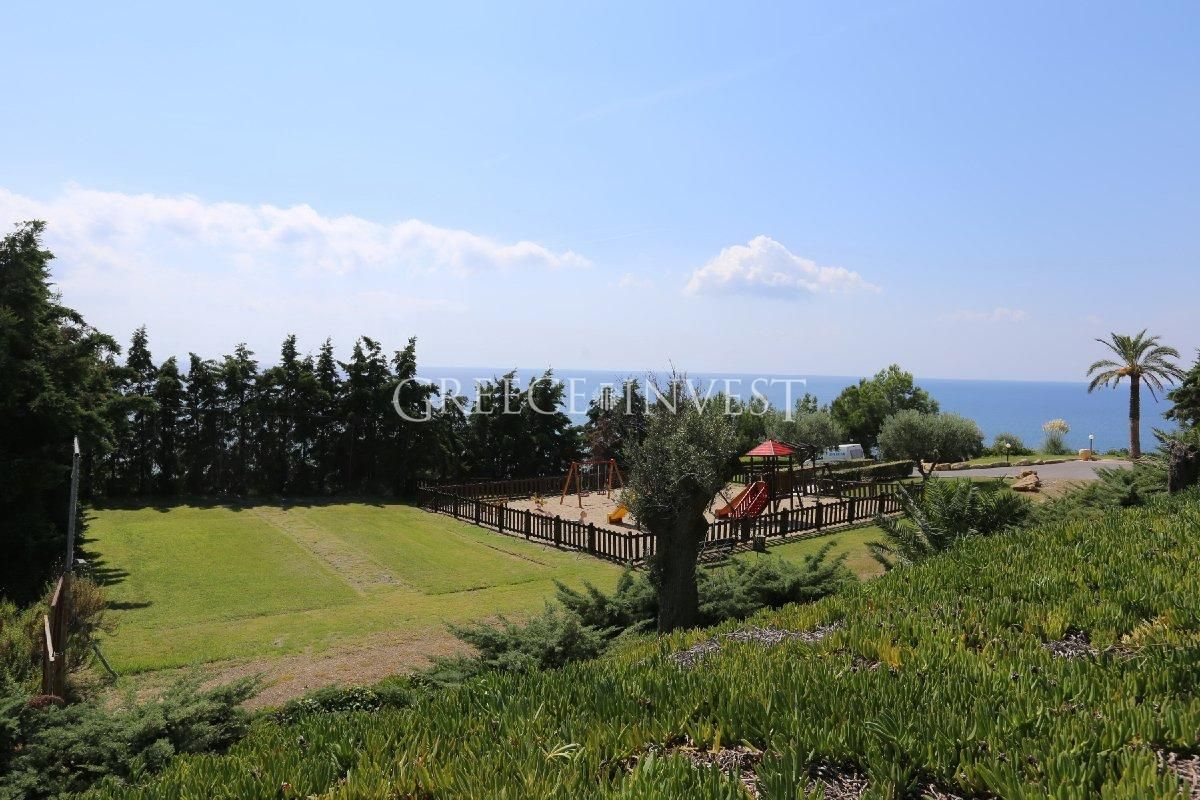 Land in Chalkidiki, Greece, 5 375 sq.m - picture 1