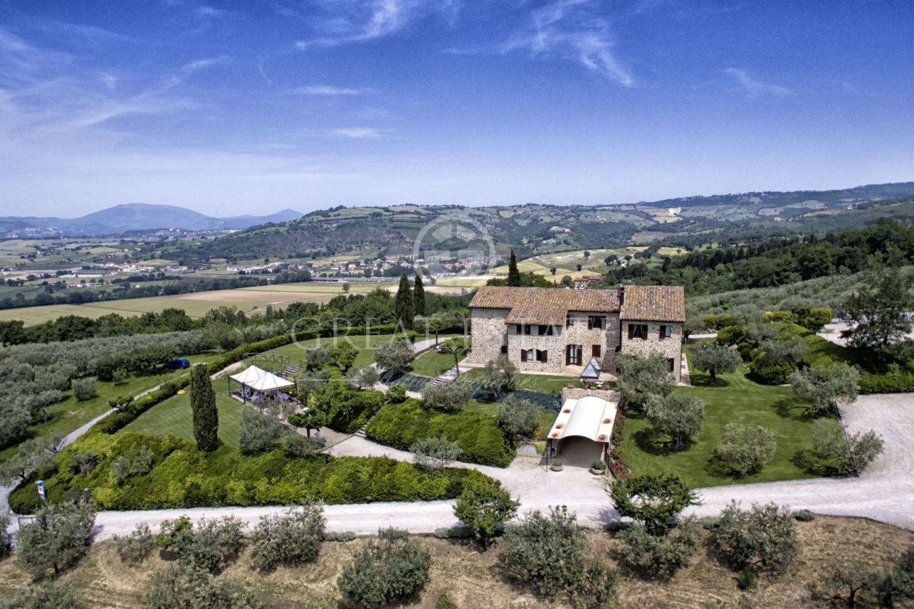 Haus in Assisi, Italien, 690.8 m2 - Foto 1