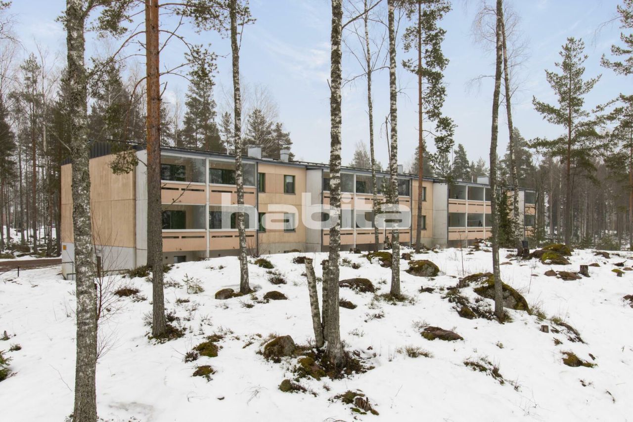 Apartment in Pyhtaa, Finland, 33.5 sq.m - picture 1