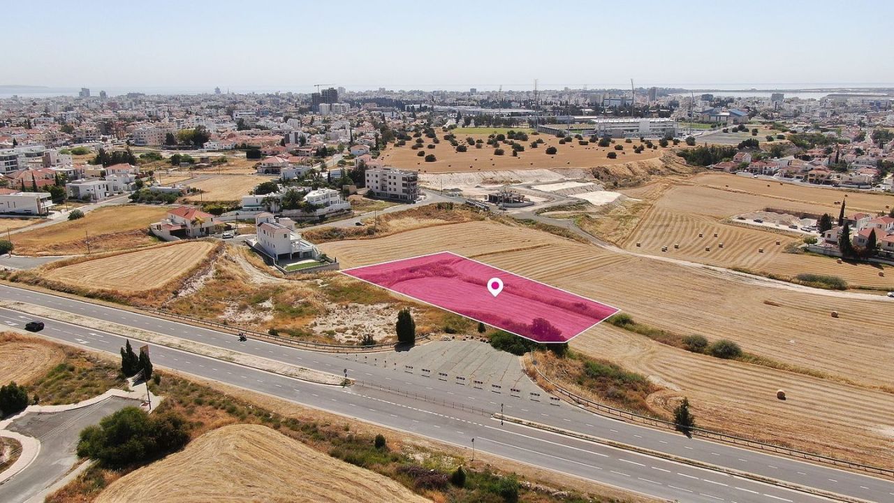 Land in Larnaca, Cyprus, 3 578 sq.m - picture 1