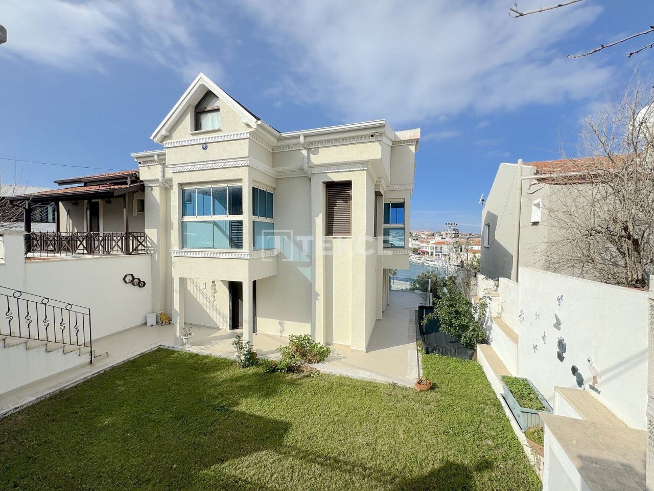 Casa adosada en Cesme, Turquia, 284 m2 - imagen 1