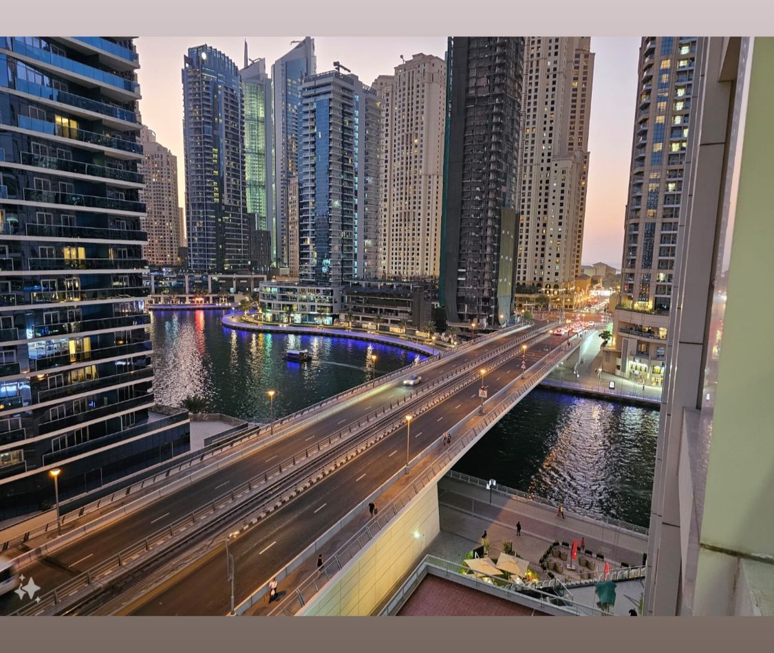 Piso en Dubái, EAU, 60 m2 - imagen 1