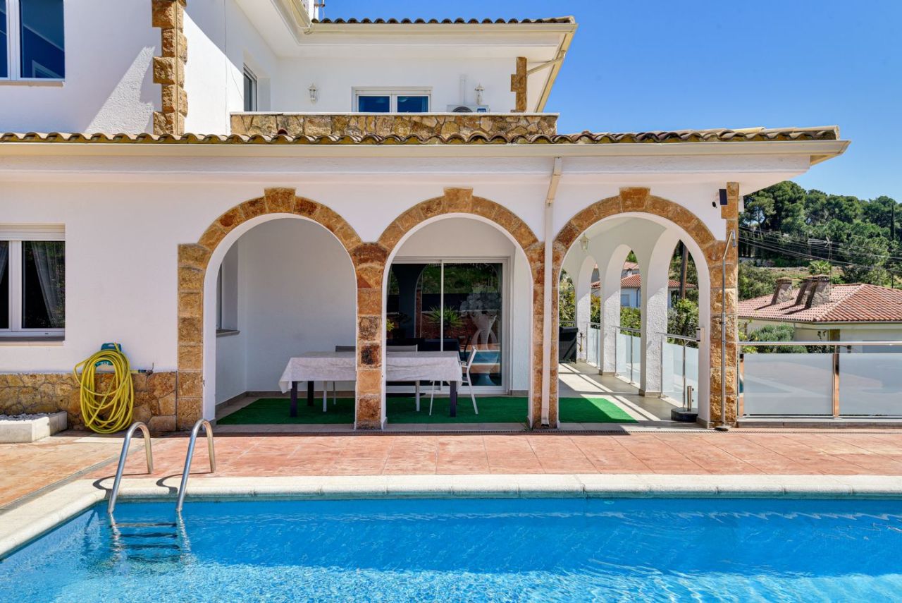 House on Costa Brava, Spain, 408 sq.m - picture 1
