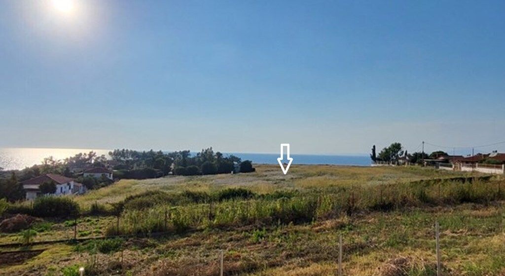 Land in Chalkidiki, Greece, 4 558 sq.m - picture 1