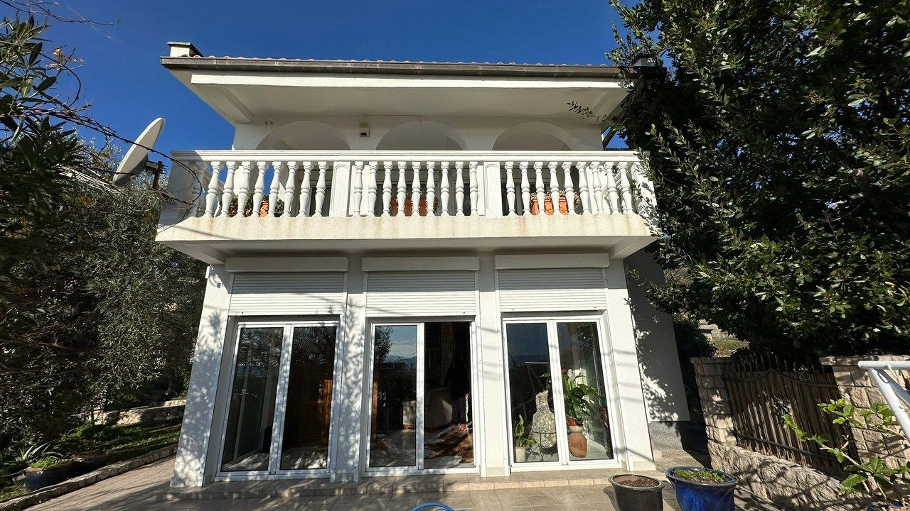House in Bar, Montenegro, 165 sq.m - picture 1