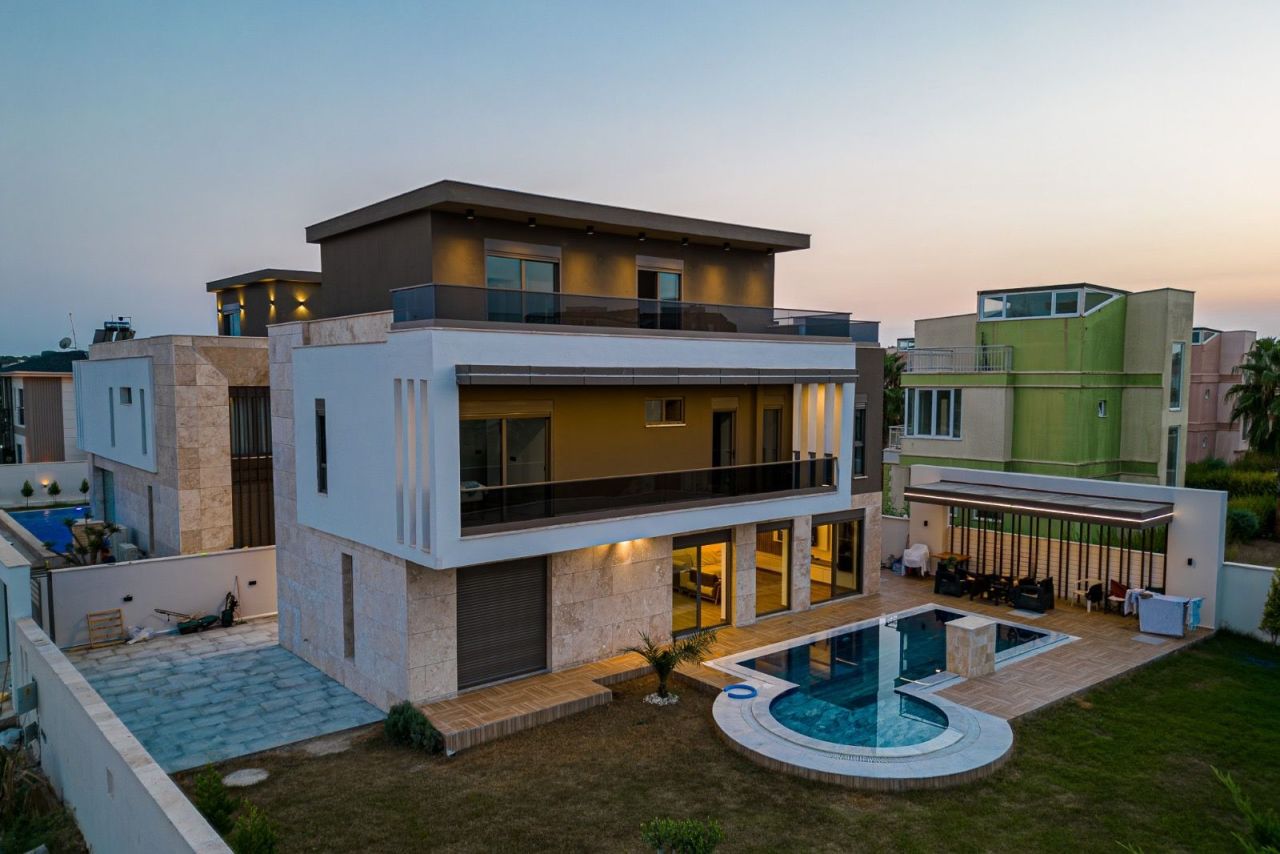 Villa in Belek, Turkey, 360 sq.m - picture 1