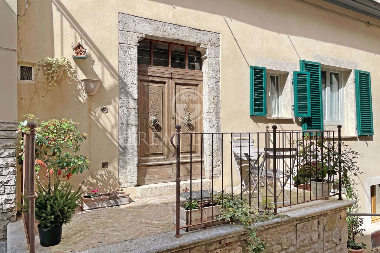 Apartment Castiglione d'Orcia, Italy, 117.4 sq.m - picture 1