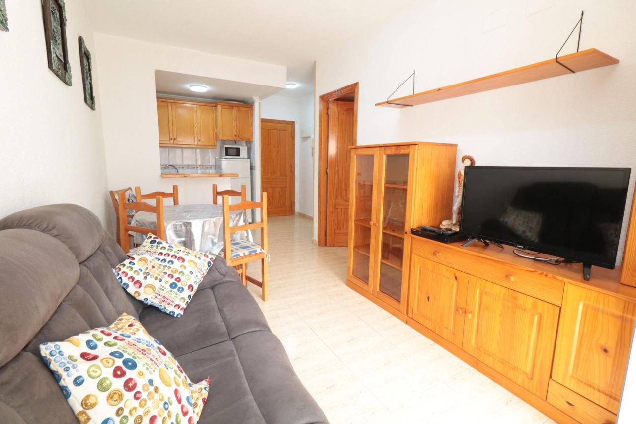 Flat in Torrevieja, Spain, 46 sq.m - picture 1