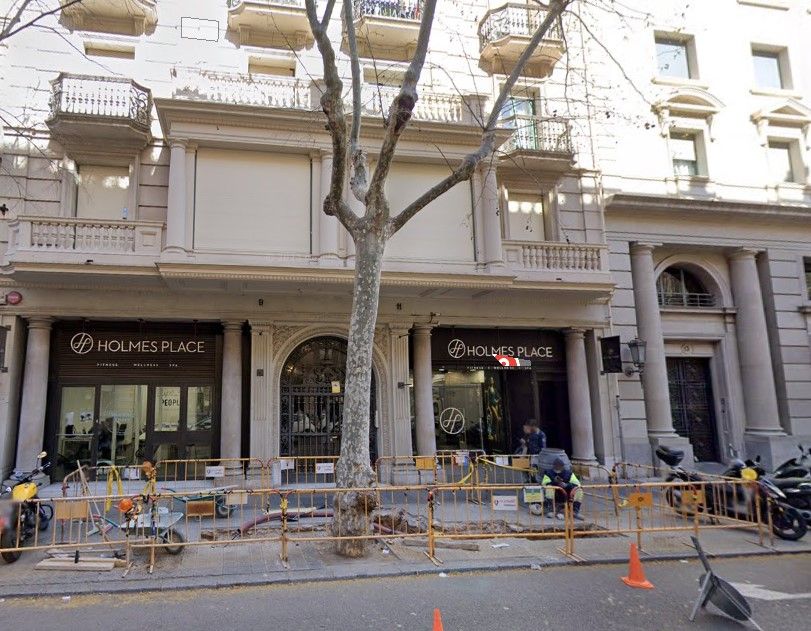 Commercial property in Barcelona, Spain, 1 886 sq.m - picture 1