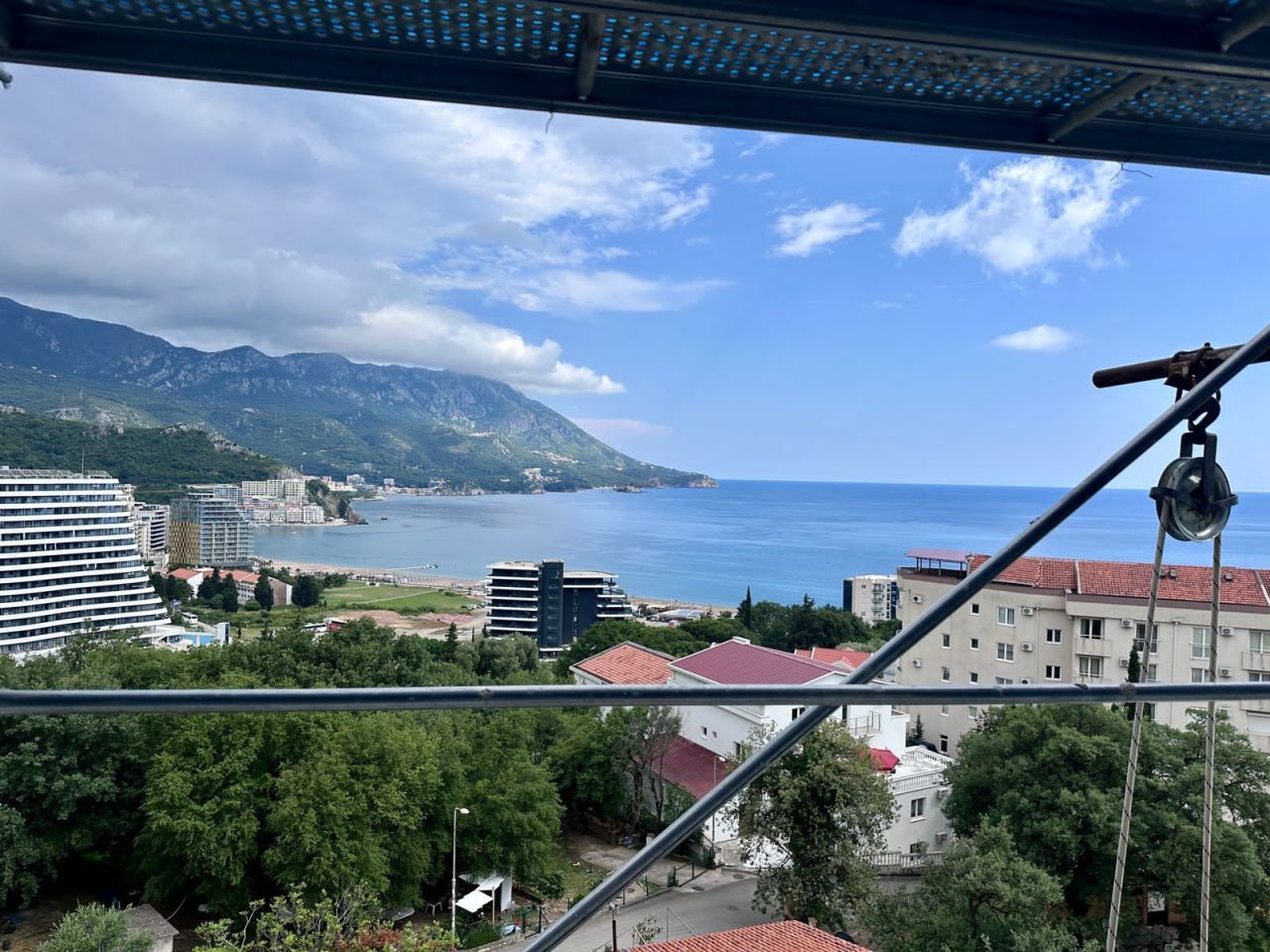 Piso en Budva, Montenegro, 94 m2 - imagen 1