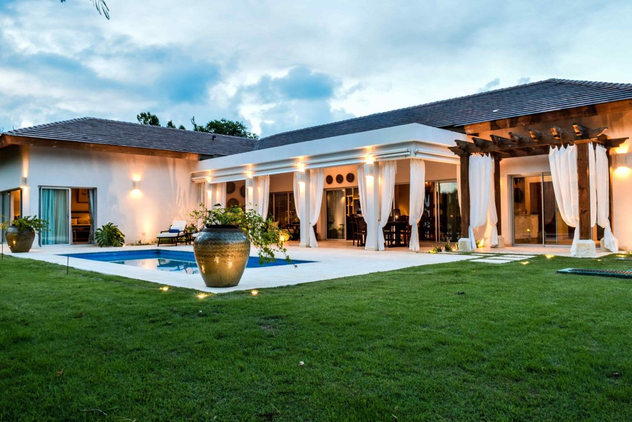 Villa en Punta Cana, República Dominicana, 345 m2 - imagen 1