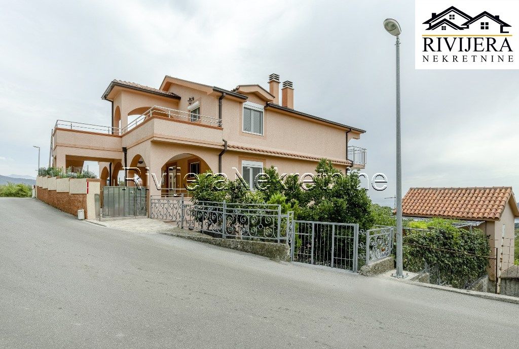 House in Herceg-Novi, Montenegro, 360 sq.m - picture 1