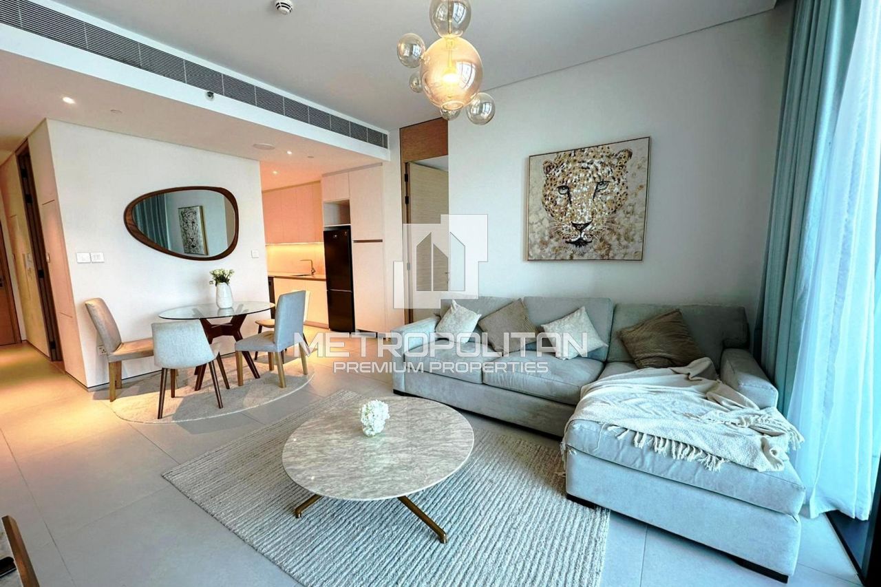 Apartment in Dubai, UAE, 79 sq.m - picture 1