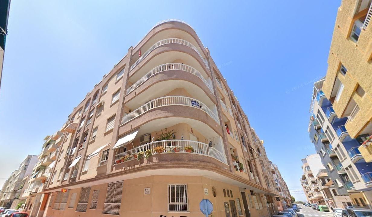 Flat in Torrevieja, Spain, 50 sq.m - picture 1