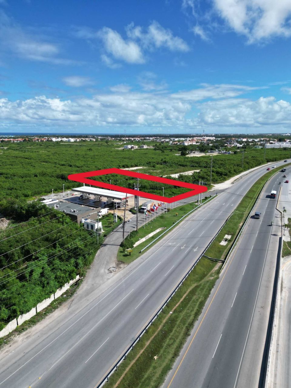 Land in Bavaro, Dominican Republic, 5 764 m² - picture 1