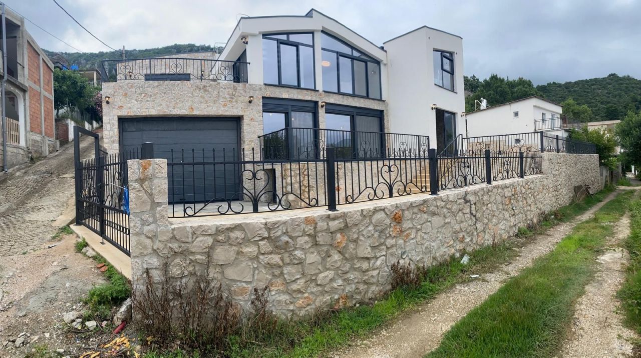 House in Bar, Montenegro, 257 sq.m - picture 1