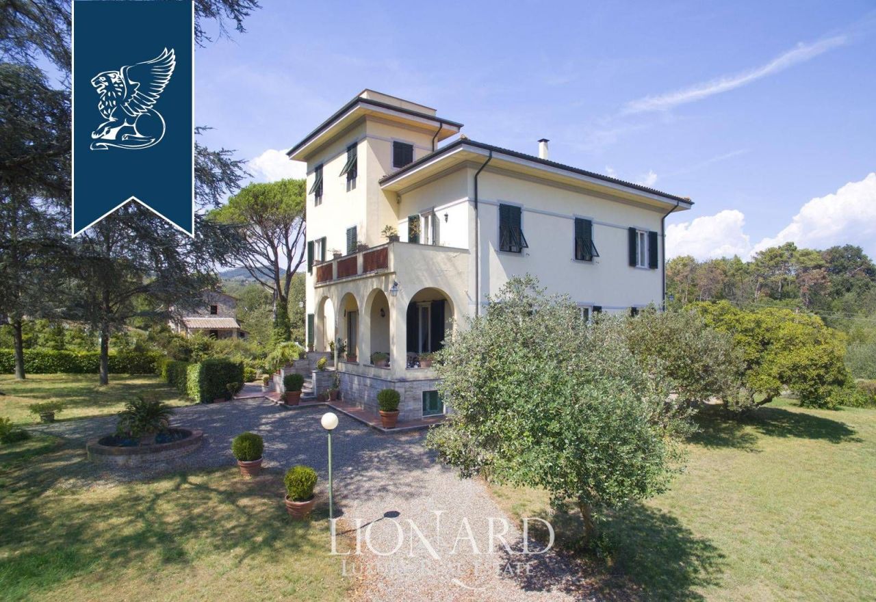 Villa in Lucca, Italy, 600 sq.m - picture 1