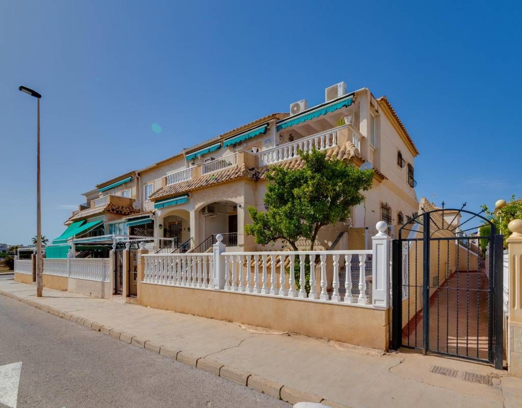 Bungalow in Torrevieja, Spain, 54 sq.m - picture 1