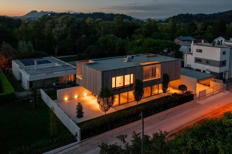 House in Ljubljana, Slovenia, 250 sq.m - picture 1