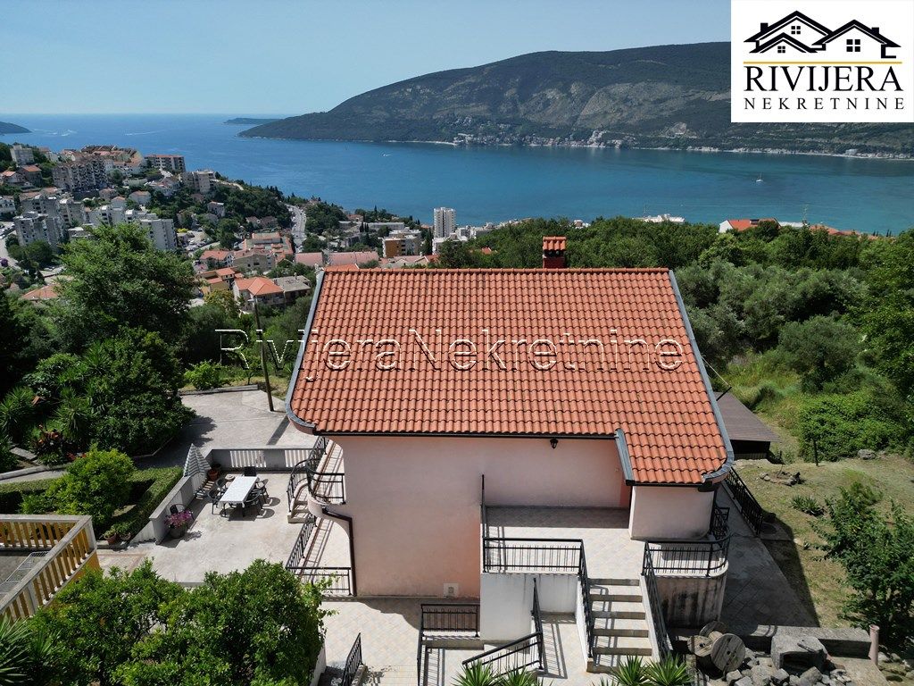 House in Herceg-Novi, Montenegro, 299 sq.m - picture 1
