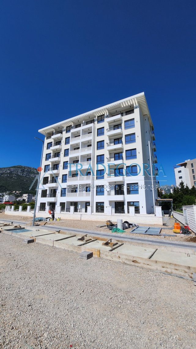 Flat in Bar, Montenegro, 51 sq.m - picture 1