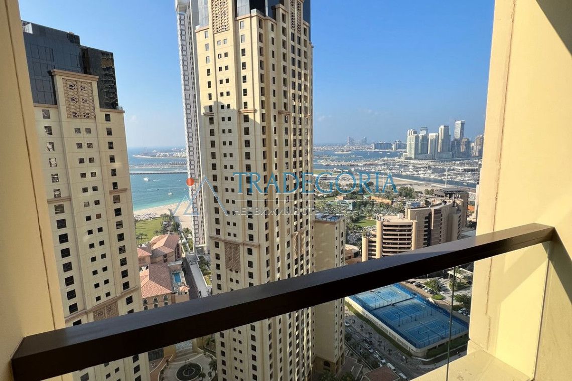 Flat in Dubai, UAE, 1 882 m² - picture 1