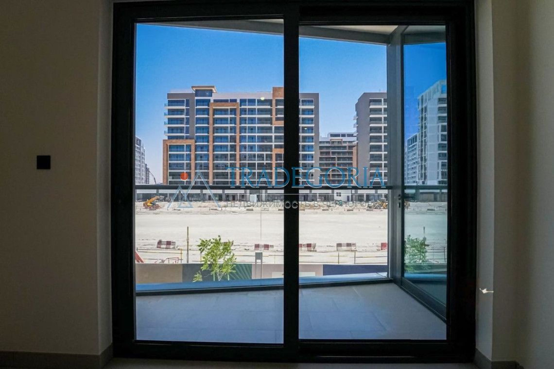 Flat in Dubai, UAE, 639 m² - picture 1