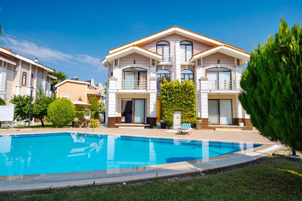 Villa in Belek, Turkey, 240 sq.m - picture 1