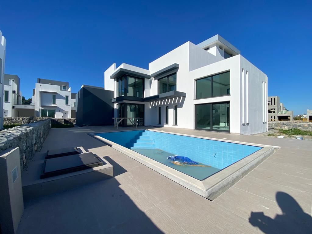Villa en Karşıyaka, Chipre, 220 m2 - imagen 1