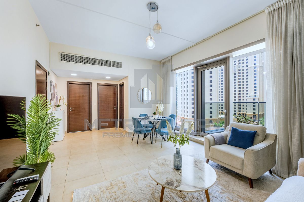 Apartment in Dubai, UAE, 89 sq.m - picture 1