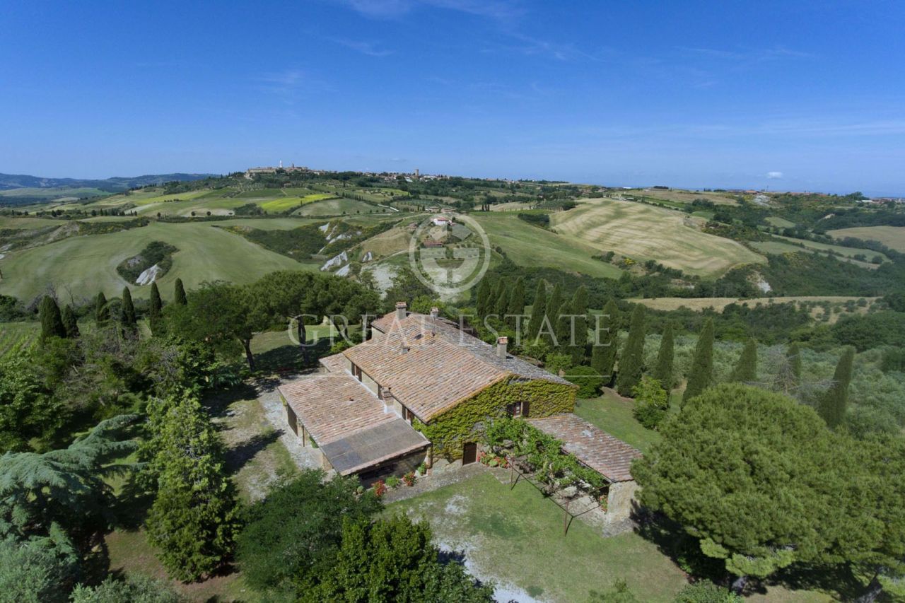 House in Pienza, Italy, 476.75 m² - picture 1