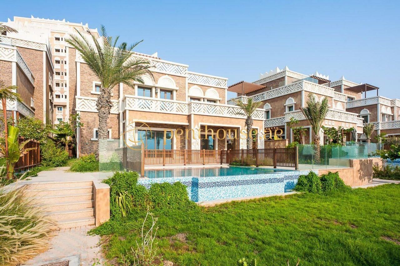 Apartment in Dubai, UAE, 1 298 m² - picture 1