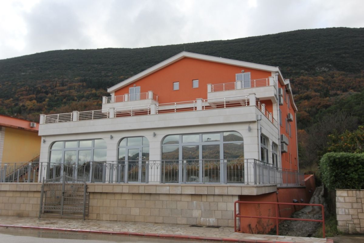 Hotel in Igalo, Montenegro - picture 1