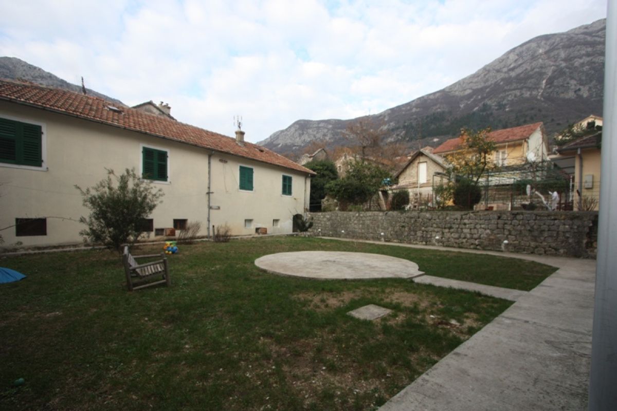 House in Risan, Montenegro - picture 1
