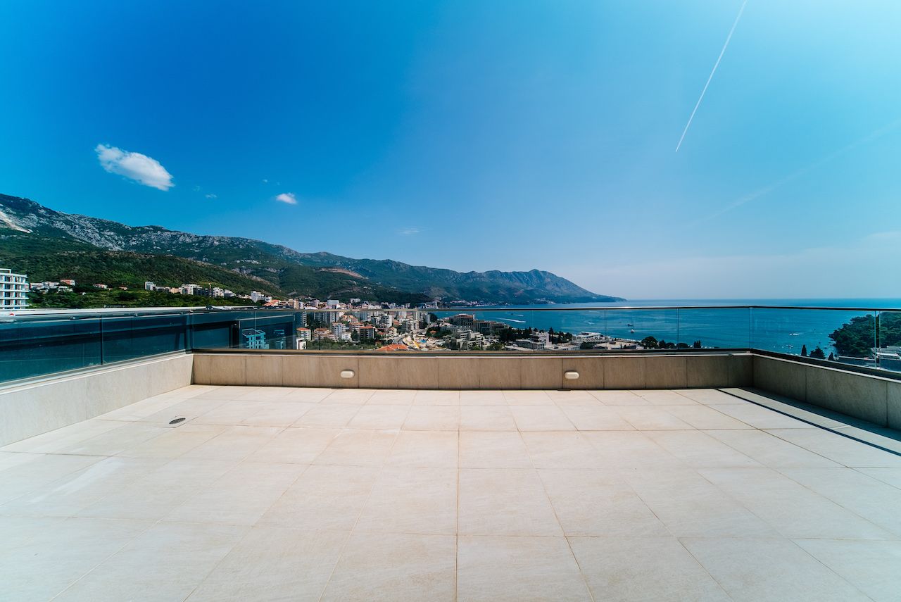 Penthouse in Budva, Montenegro, 247 sq.m - picture 1