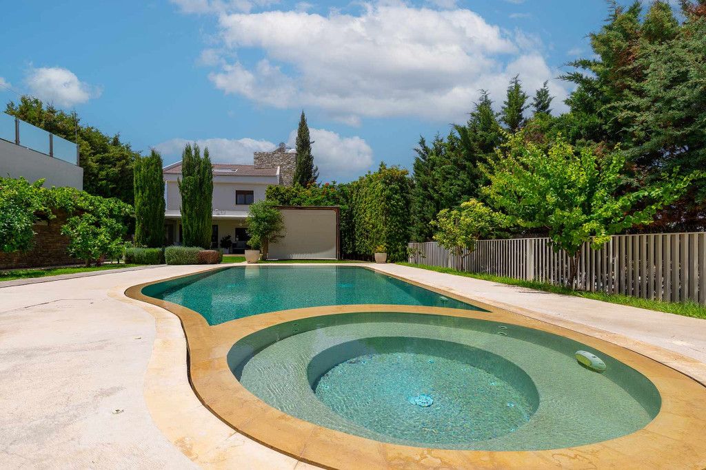 Villa in Larnaca, Cyprus, 350 m² - picture 1