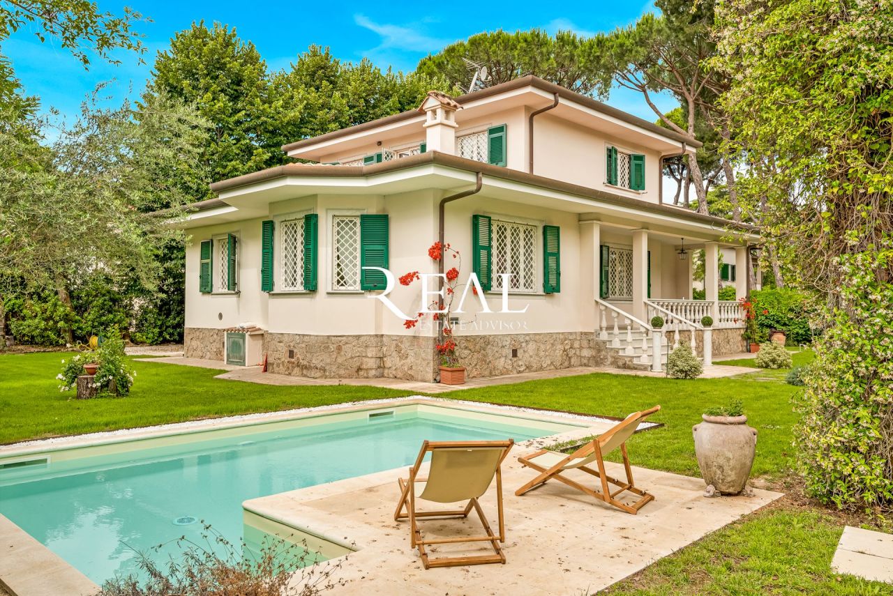 Villa in Forte dei Marmi, Italien, 300 m² - Foto 1