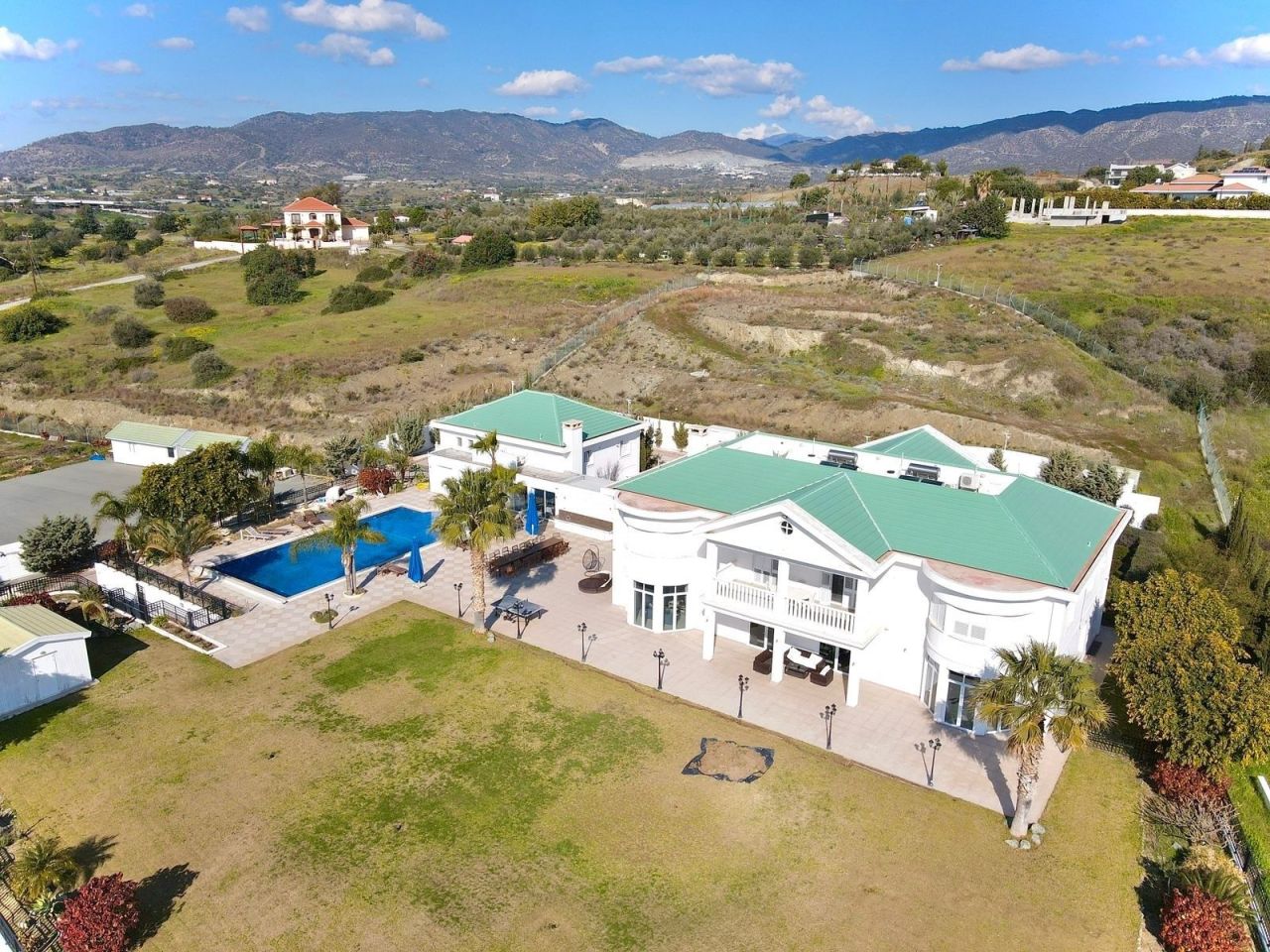 Villa in Limassol, Zypern, 1 082 m2 - Foto 1